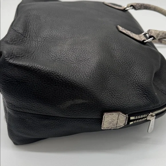 MICHAEL KORS X-LARGE BLACK HAMILTON WEEKENDER TRAVEL BAG - Picture 7 of 11